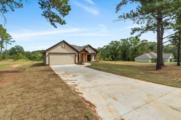 12 Millie Lott Rd., Sumrall, MS 39482