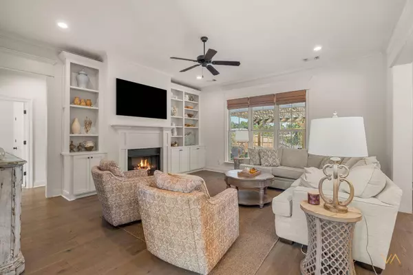 65 W Cadbury Ln., Hattiesburg, MS 39402