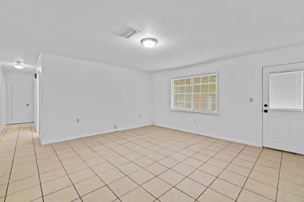 301 W Ray Dr., Hattiesburg, MS 39402