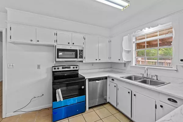 301 W Ray Dr., Hattiesburg, MS 39402