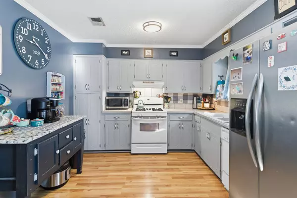 81 Mollie Boutwell Rd., Laurel, MS 39443