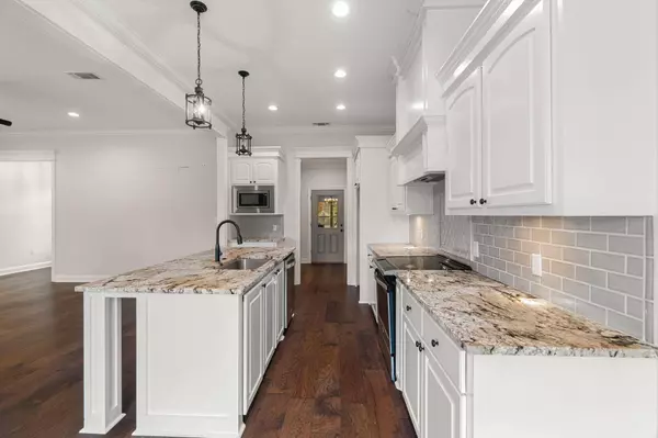 23 E Yellowstone, Hattiesburg, MS 39402