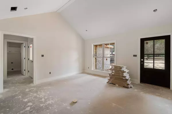 109 King Blvd., Petal, MS 39465