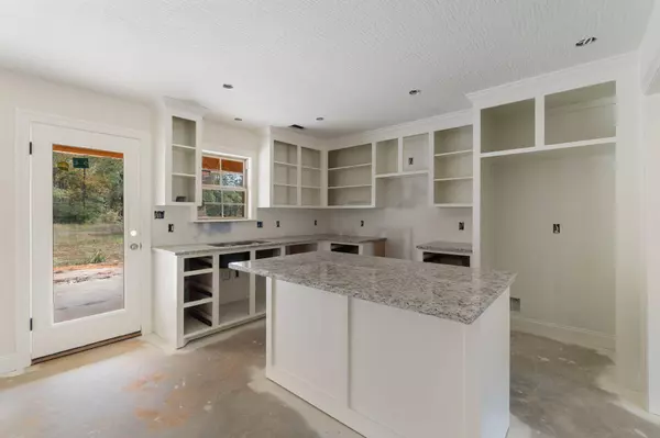 109 King Blvd., Petal, MS 39465