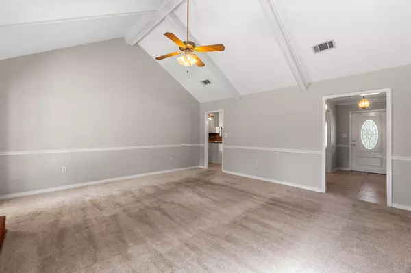 13 Sunny Meadows, Hattiesburg, MS 39402