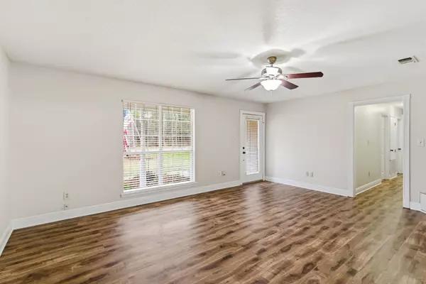 135 Meadowood St., Petal, MS 39465