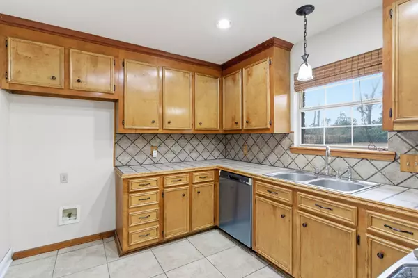 135 Meadowood St., Petal, MS 39465