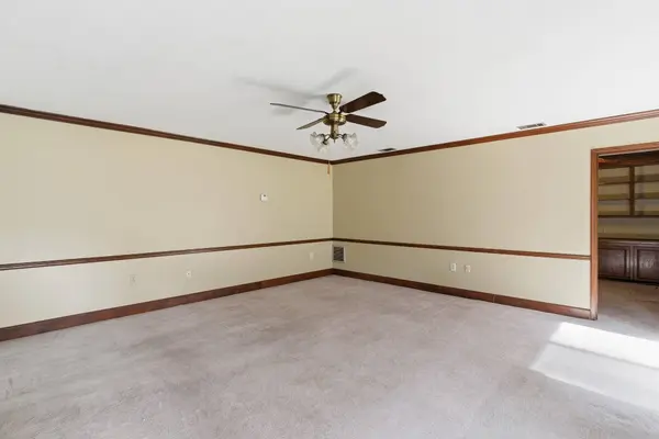 100 Warwick Pl, Hattiesburg, MS 39402