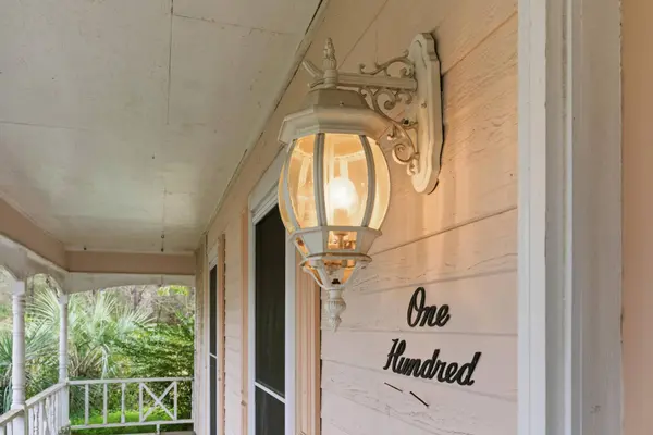 100 Warwick Pl, Hattiesburg, MS 39402