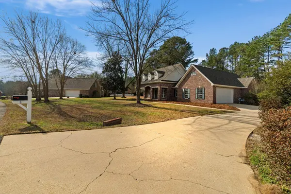 8 Auburn Ln., Hattiesburg, MS 39401