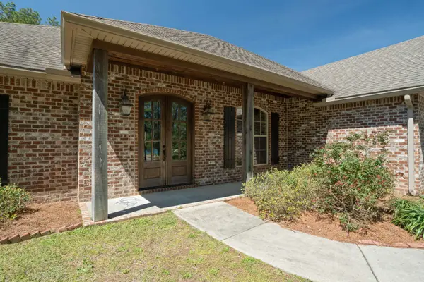 67 Lake Thoreau Rd., Hattiesburg, MS 39402