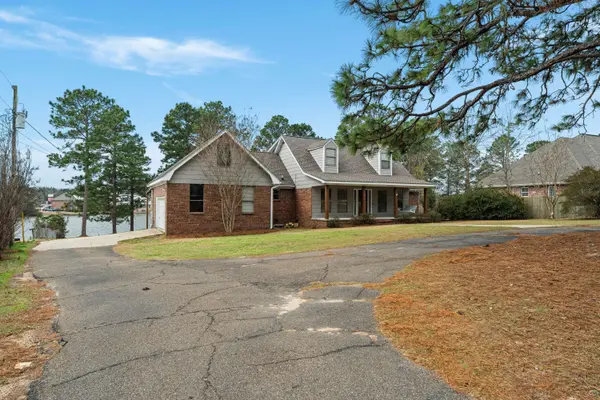 77 Baracuda Dr., Hattiesburg, MS 39402