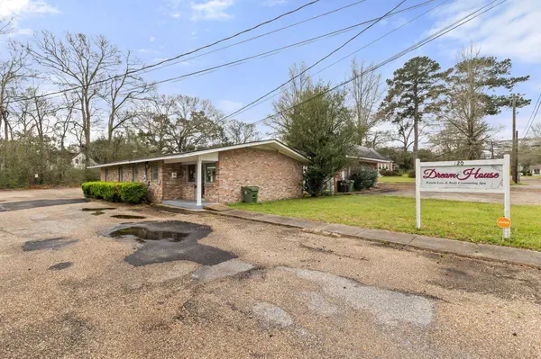 120 S 10th Ave., Hattiesburg, MS 39401