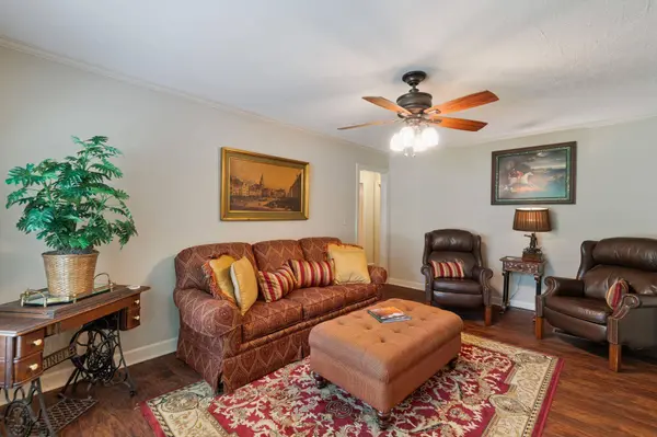 1815 2nd TER, Hattiesburg, MS 39401