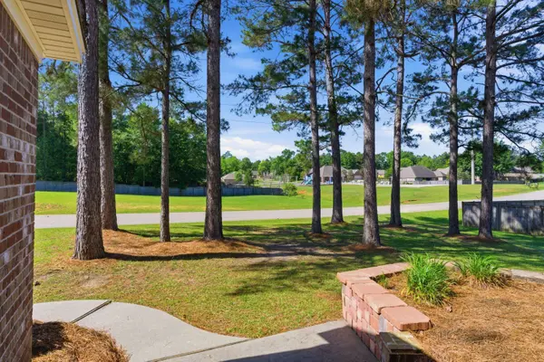 9 E Cadbury Ln., Hattiesburg, MS 39402