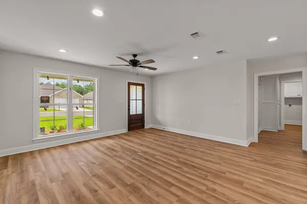 12 Jackson Square Dr., Hattiesburg, MS 39402