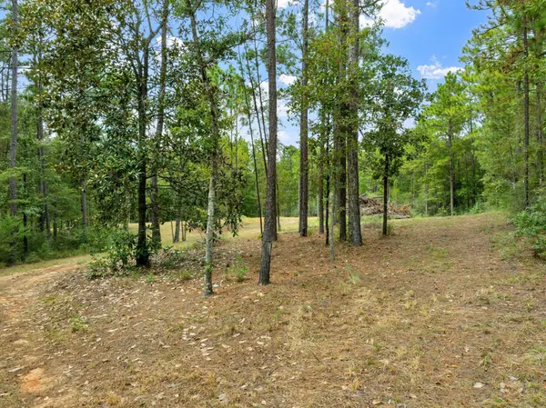 9 N Fork Dr., Petal, MS 39465