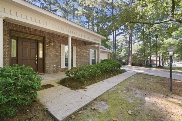 107 Courtland Dr., Hattiesburg, MS 39402