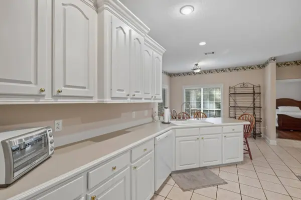 107 Courtland Dr., Hattiesburg, MS 39402
