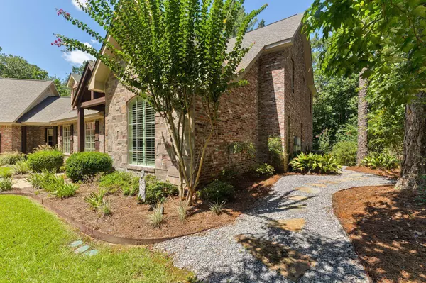 58 Marais Ridge, Hattiesburg, MS 39402