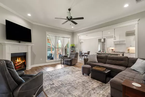 48 Vera Ln., Hattiesburg, MS 39401