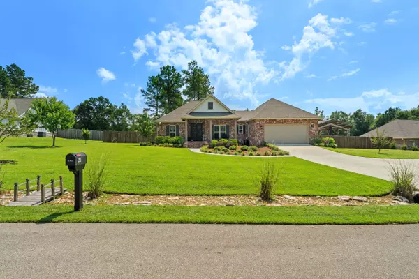 48 Vera Ln., Hattiesburg, MS 39401