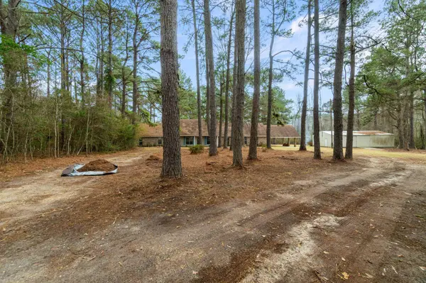 159 Rogers Rd., Hattiesburg, MS 39401