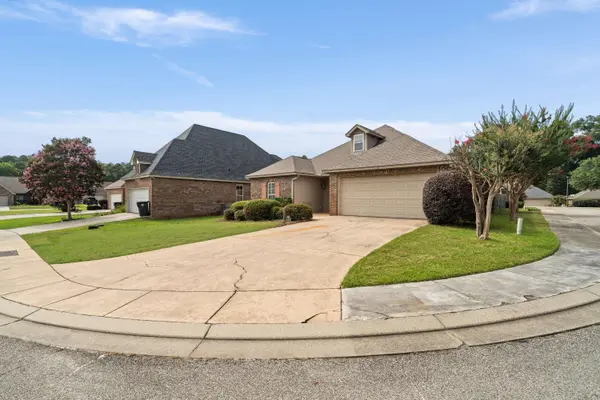 6 Beauregard Dr., Hattiesburg, MS 39402