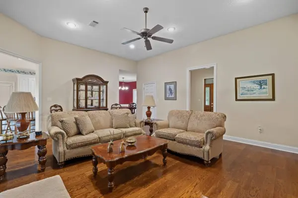 107 Courtland Dr., Hattiesburg, MS 39402