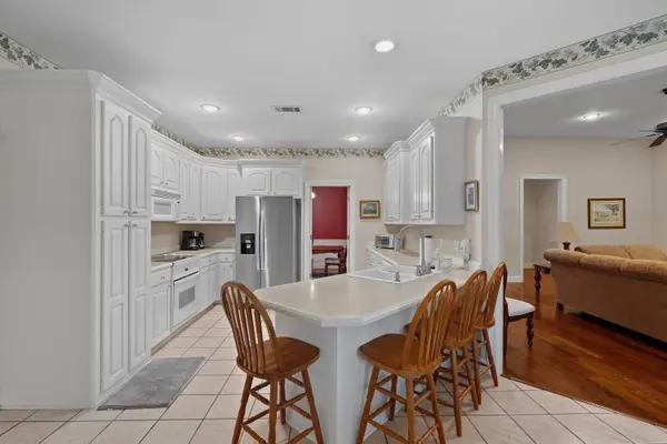 107 Courtland Dr., Hattiesburg, MS 39402
