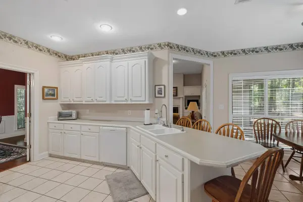 107 Courtland Dr., Hattiesburg, MS 39402