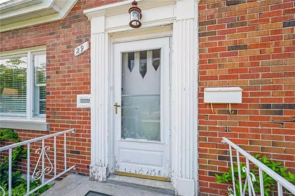 29 Adelaide Street, Kitchener, ON N2M 2B3