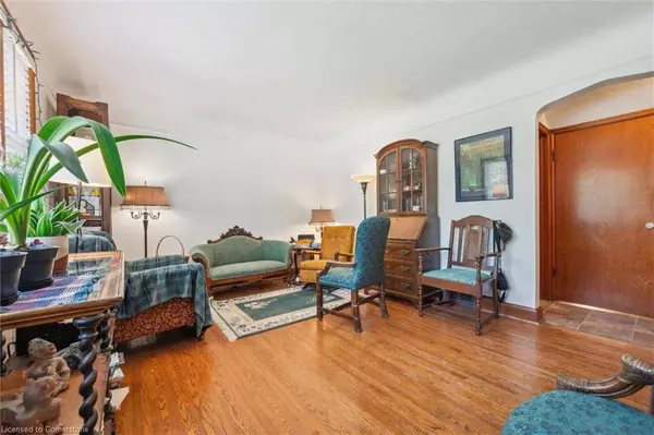 29 Adelaide Street, Kitchener, ON N2M 2B3