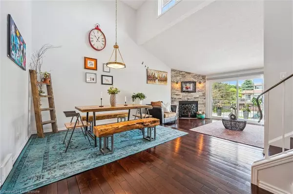 454 Beechwood Place #4, Waterloo, ON N2T 1Y8