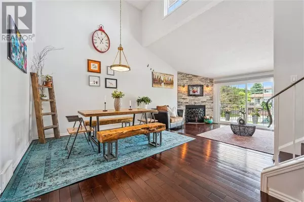 454 BEECHWOOD PL #4, Waterloo, ON N2T1Y8