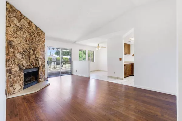 8467 Country Greens CT, Sacramento, CA 95828