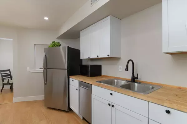 17 Coitview DR, Newport, NH 03773