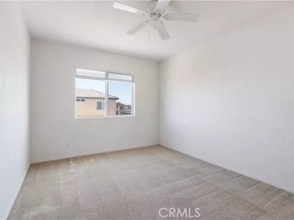 3720 Mount Whitney Ave, Rosamond, CA 93560-7598