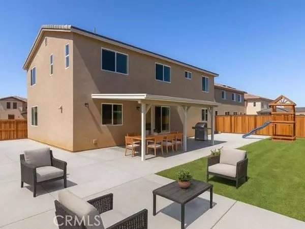 3720 Mount Whitney Ave, Rosamond, CA 93560-7598