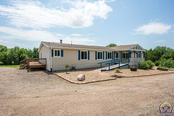 5706 SW Urish RD, Topeka, KS 66610