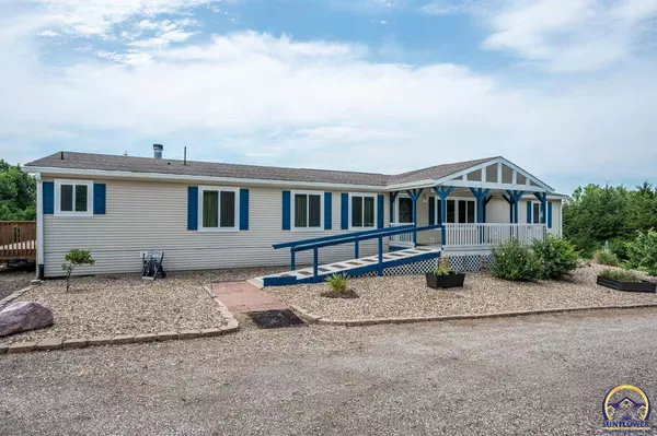 5706 SW Urish RD, Topeka, KS 66610