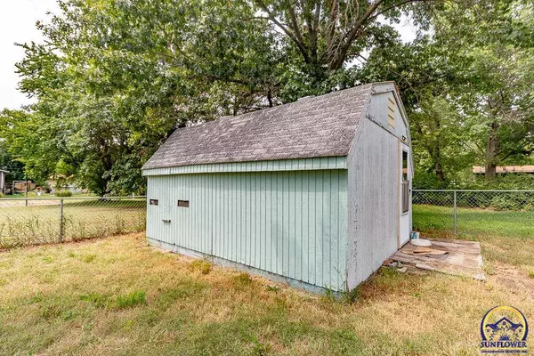 460 N Washington ST, Auburn, KS 66402