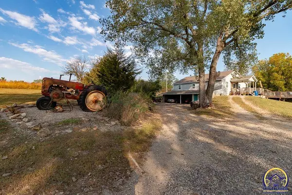 3838 NW 86th St, Topeka, KS 66618