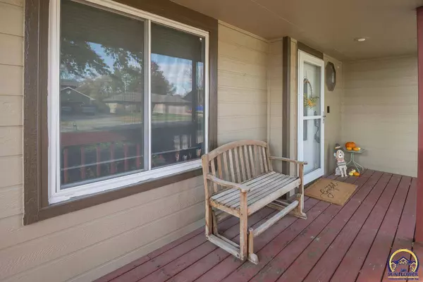 2831 SW Bingham RD, Topeka, KS 66614