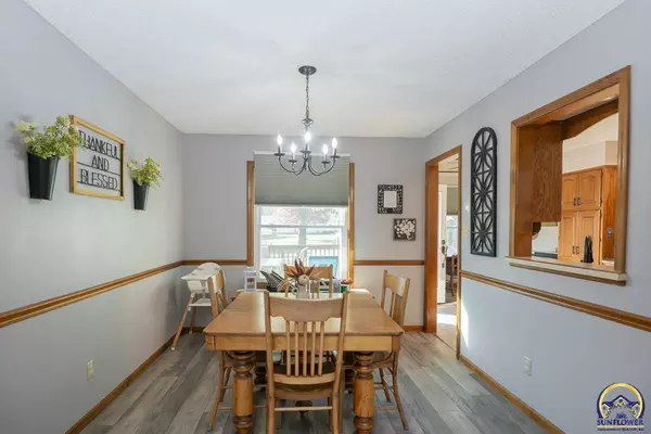 2831 SW Bingham RD, Topeka, KS 66614