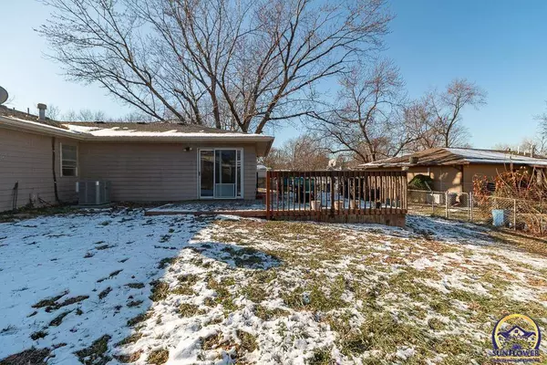 4032 SW 34th ST, Topeka, KS 66614