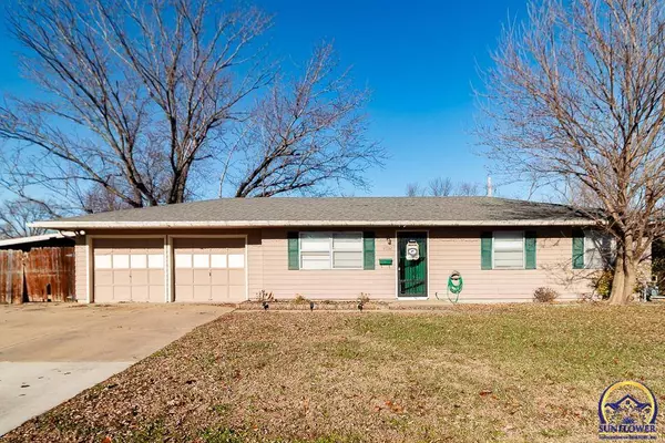 4032 SW 34th ST, Topeka, KS 66614