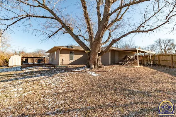 4032 SW 34th ST, Topeka, KS 66614