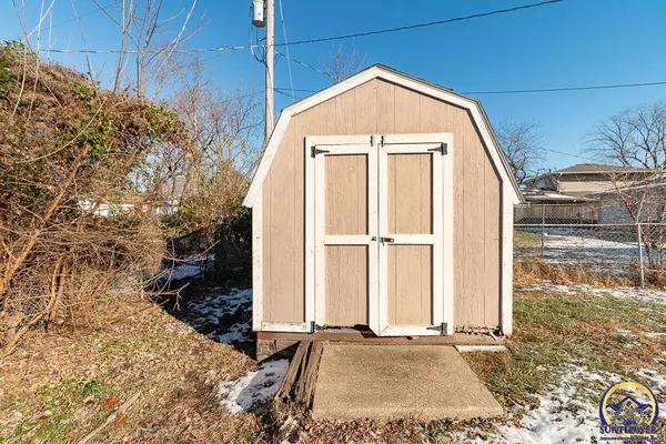 4032 SW 34th ST, Topeka, KS 66614