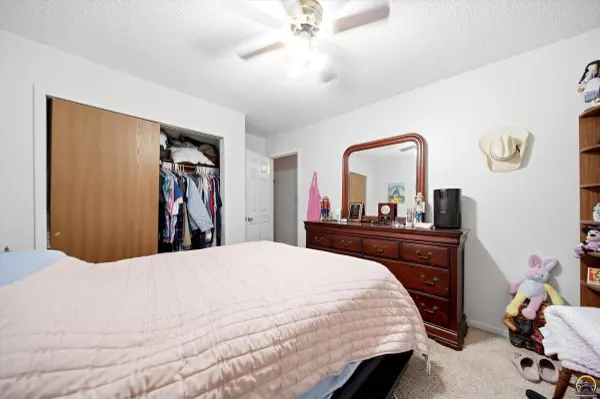 923 SE Wood ST, Topeka, KS 66607